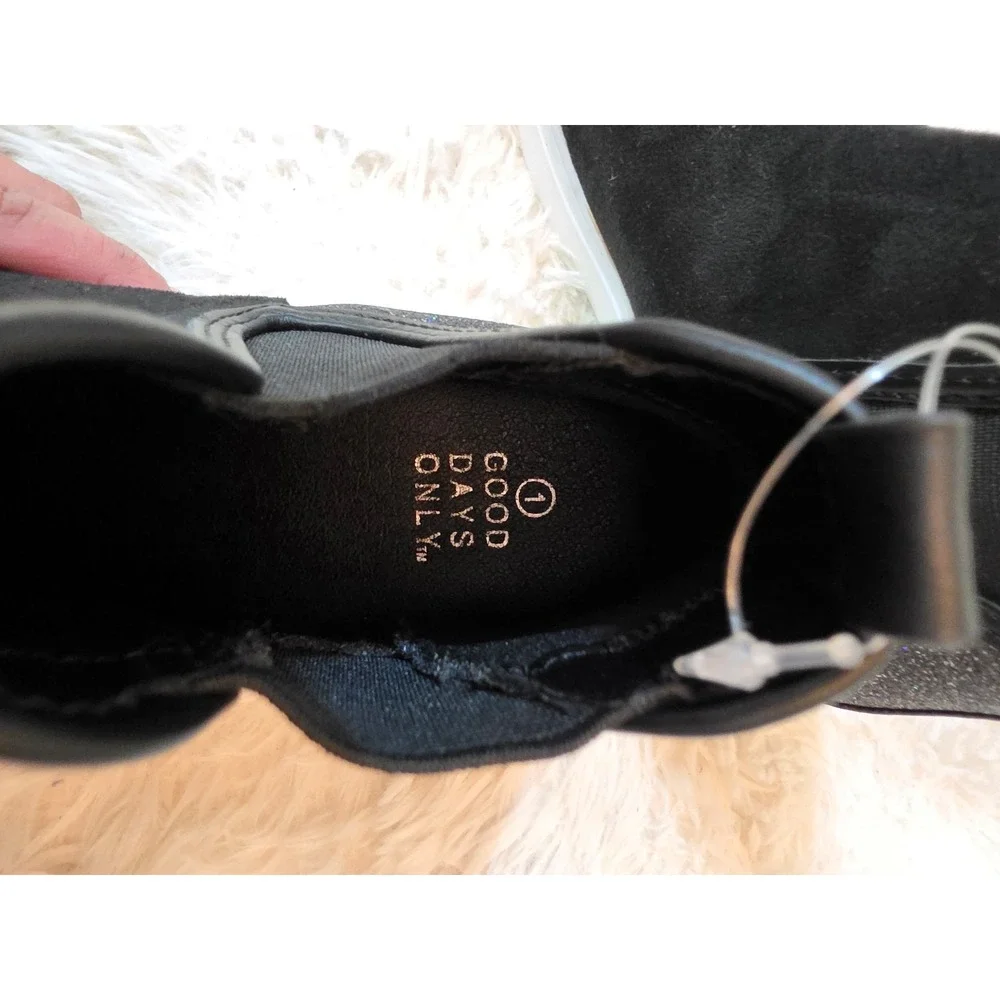 NWT Good Days Only Kids Chelsea Sneaker Boots  Black Suede & Glitter Youth Size1
